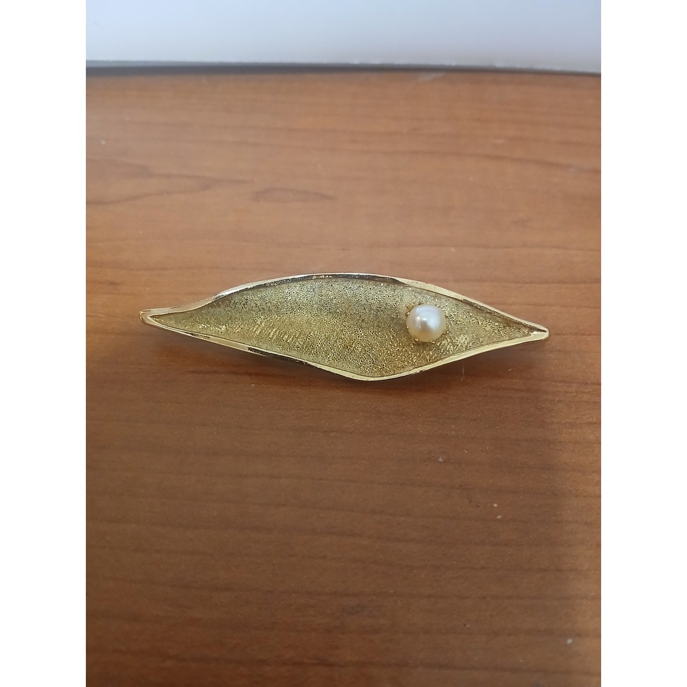 Vintage Kramer of New York Gold Tone Faux Pearl Textured Leaf Brooch Pin Signed